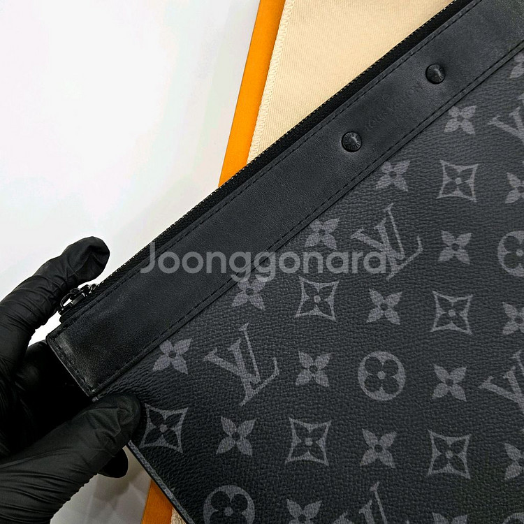 루이비통 이클립스 모노그램 도큐먼트 클러치--3