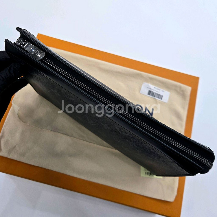 루이비통 이클립스 모노그램 포쉐트 보야주 클러치--4