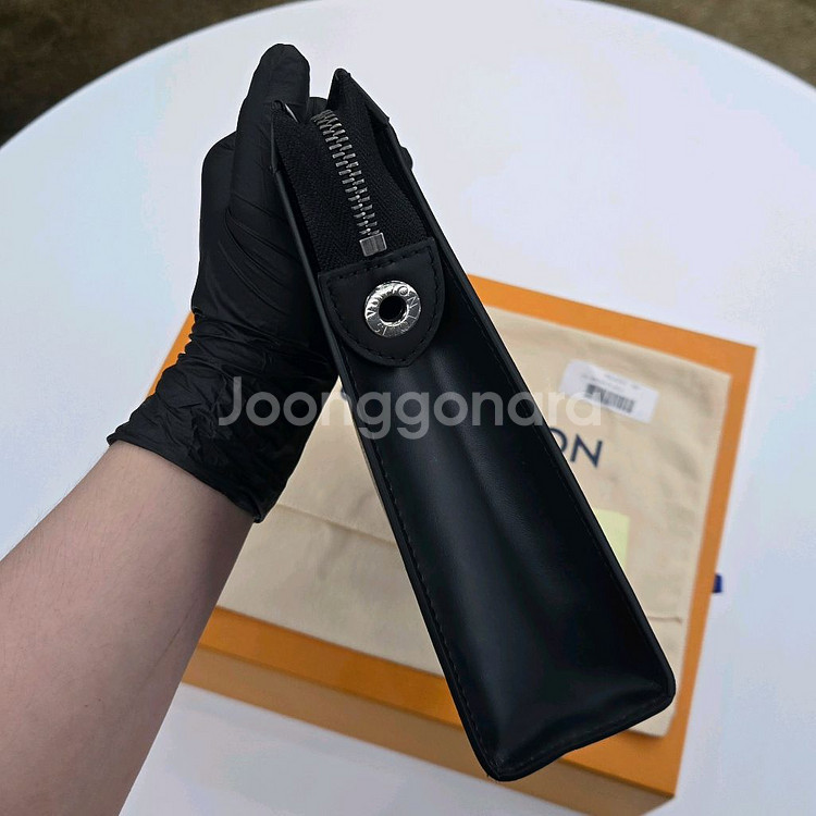 루이비통 이클립스 모노그램 포쉐트 보야주 클러치--3