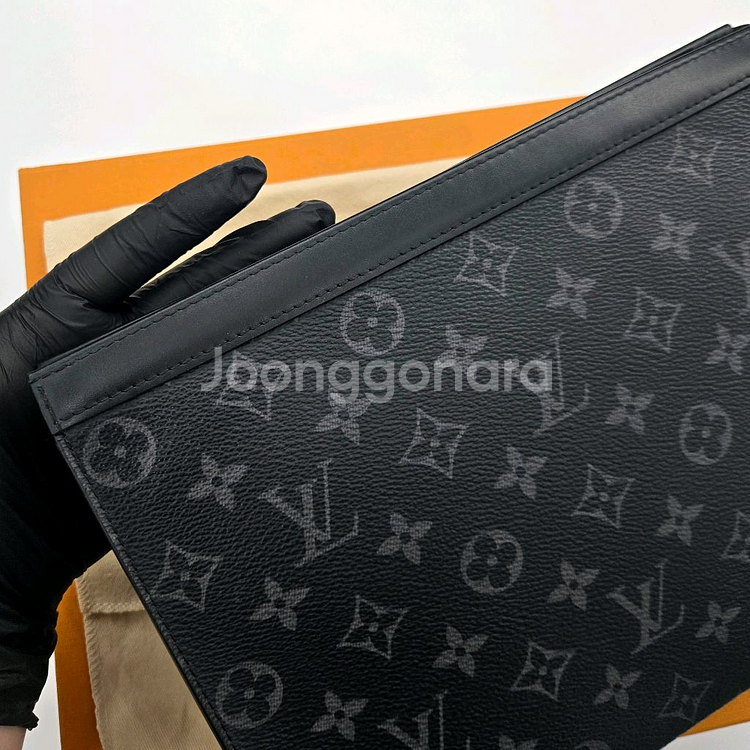 루이비통 이클립스 모노그램 포쉐트 보야주 클러치--2