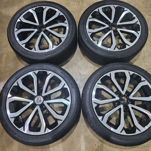 쌍용 티볼리 18인치 휠타이어