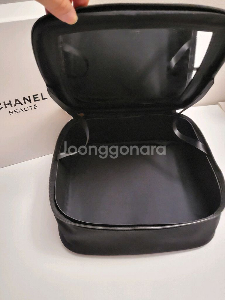 정품) 샤넬 사각 거울 파우치 (코스메틱)--3