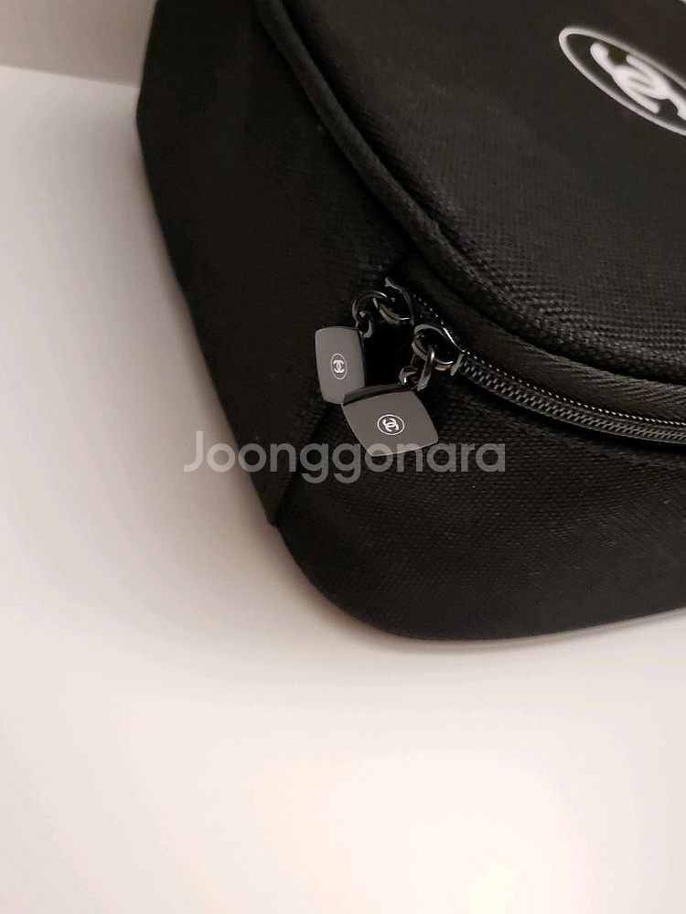 정품) 샤넬 사각 거울 파우치 (코스메틱)--2