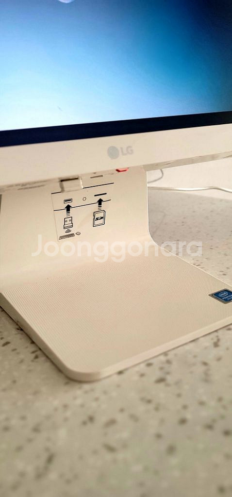 A급) 책상정리 끝 LG일체형PC 22V280--8