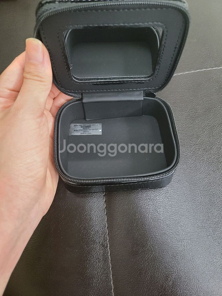 정품) 샤넬 미니 블랙 애나멜 파우치 (코스메틱)--2