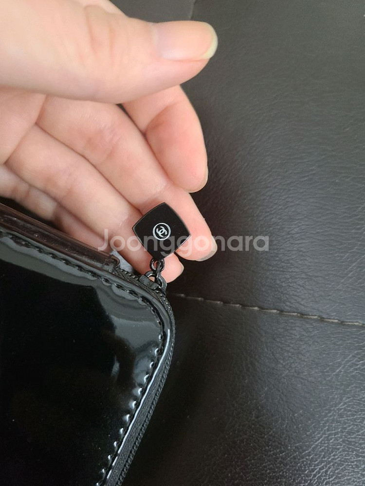 정품) 샤넬 미니 블랙 애나멜 파우치 (코스메틱)--1