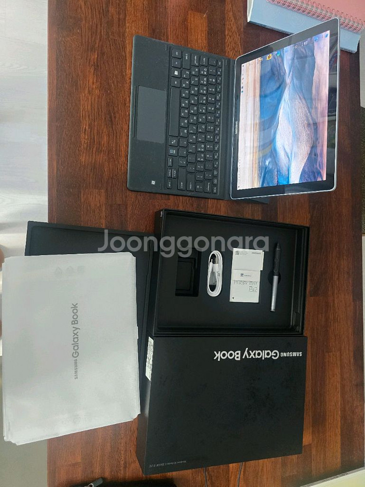 갤럭시북 SM-W727N LTE. 민트급.--5