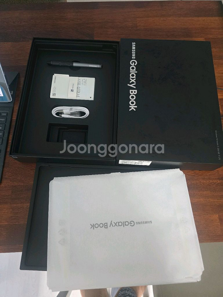 갤럭시북 SM-W727N LTE. 민트급.--6