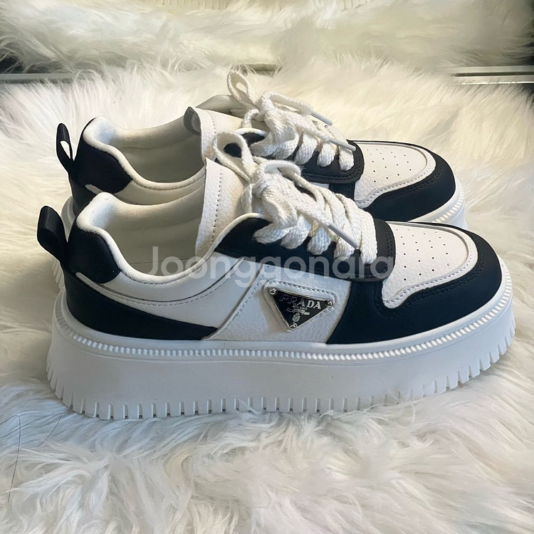 [새상품]프라다 키높이 스키커즈(38size)--4
