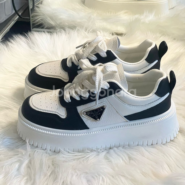 [새상품]프라다 키높이 스키커즈(38size)--2