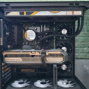 반짝할인 9800X3D + RTX5080 컴퓨터