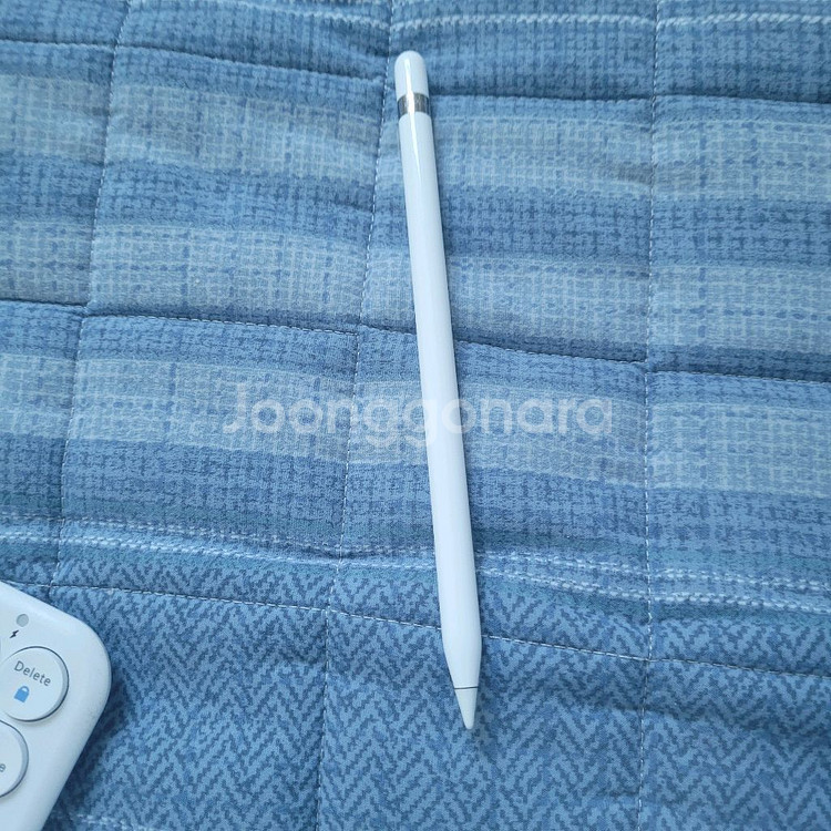 아이패드 8세대랑 애플펜슬, 무선키보드 팝니다.--1