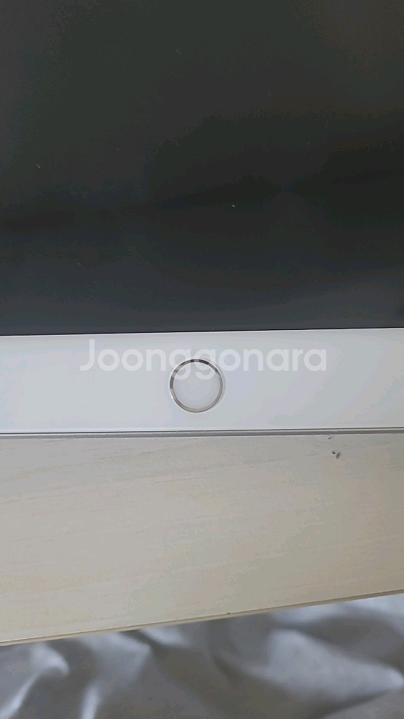 아이패드 8세대랑 애플펜슬, 무선키보드 팝니다.--7