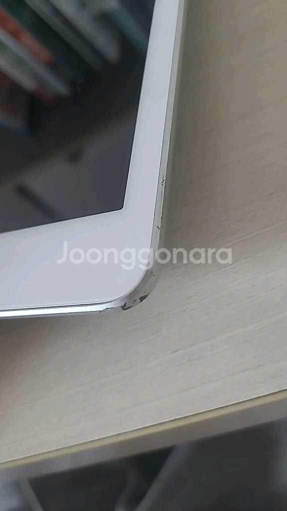 아이패드 8세대랑 애플펜슬, 무선키보드 팝니다.--8