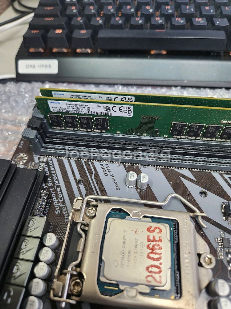 인텔 8700K DDR4 16기가 기가바이트 Z390--0