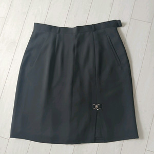 마담부띠끄 블랙 스커트 (새상품)