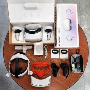 오큘러스퀘스트2 256G(총4시간도 사용안함)악세사리풀