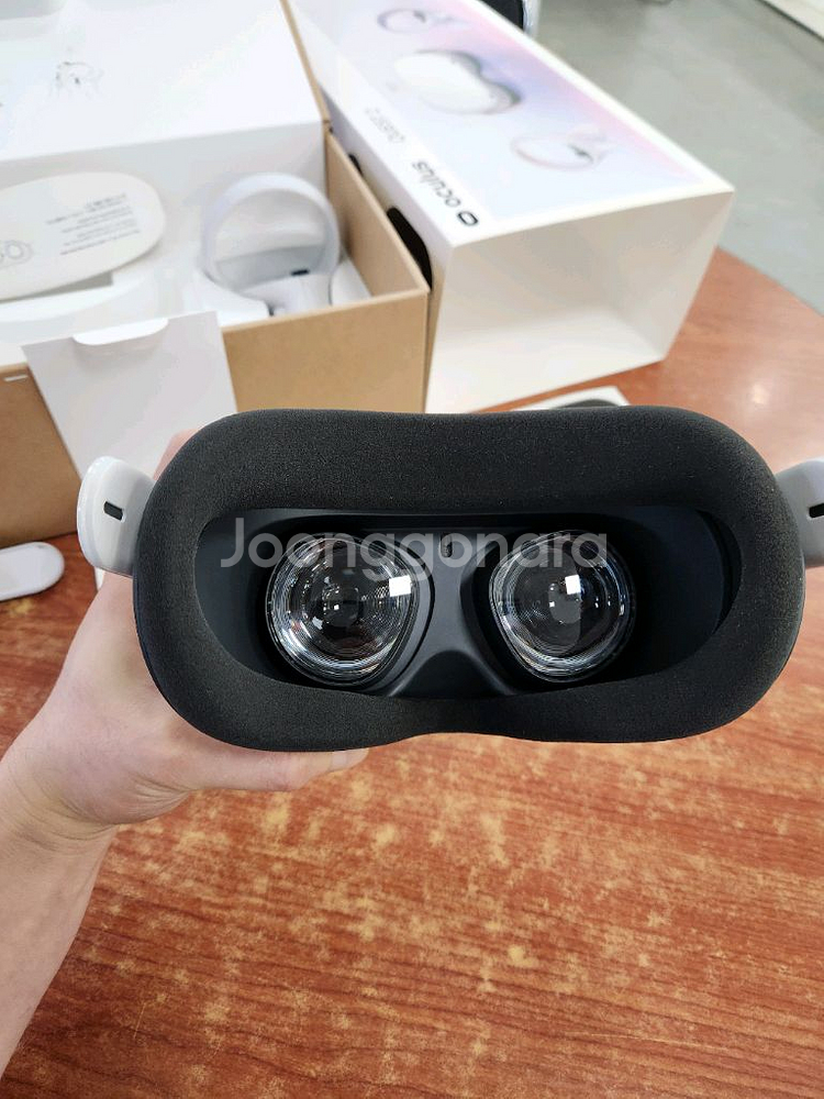 오큘러스퀘스트2 256G(총4시간도 사용안함)악세사리풀--3