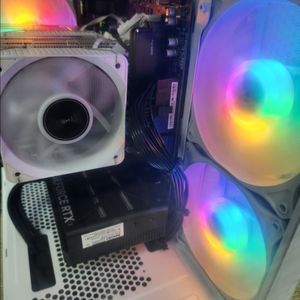 라이젠9600x rtx5070 게이밍피씨 팝니다