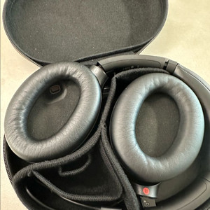 소니 WH-1000XM4 헤드폰