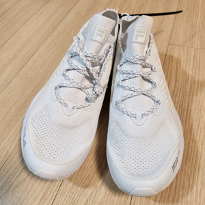 휠라 흰색매쉬운동화 270