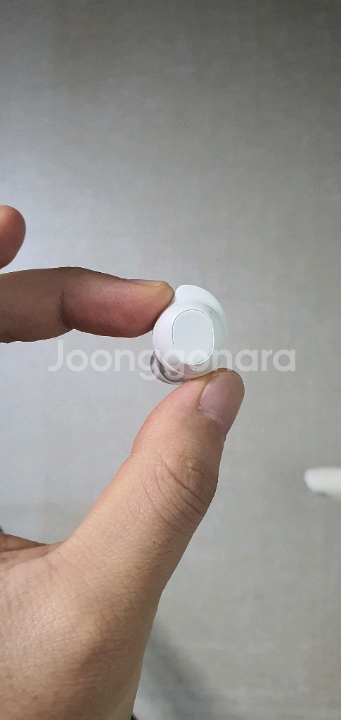 버즈 FE 화이트 왼쪽 유닛 판매합니다--0