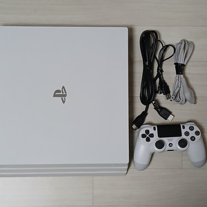 PS4 프로 7218B 화이트 팝니다
