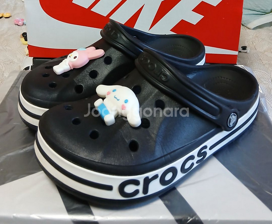 크록스 정품250 바야밴드 블랙.지비츠 포함m6w8--0