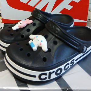 크록스 정품250 바야밴드 블랙.지비츠 포함m6w8