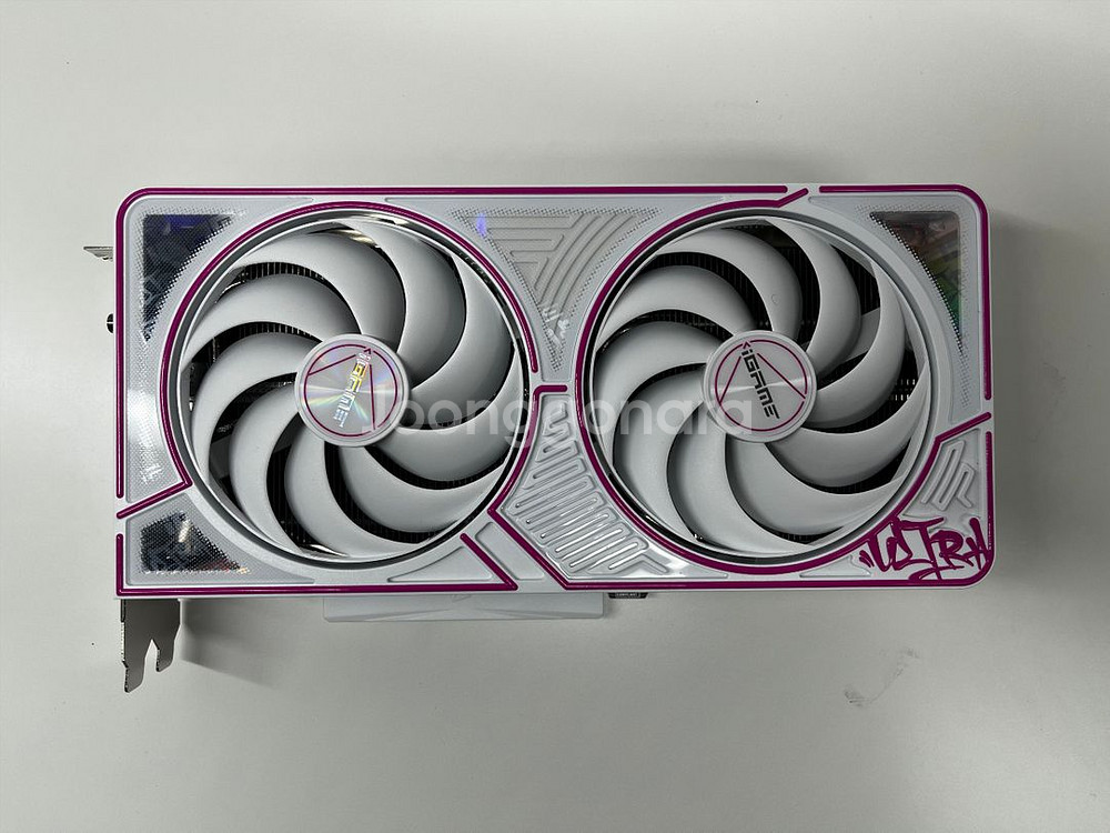 컬러풀 RTX 5060 8GB 그래픽카드--1