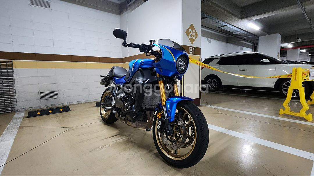 24년출고 4000km XSR900 판매합니다.--5
