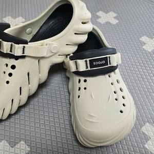 정품 새상품급. 크록스 에코 클로그 Crocs 25