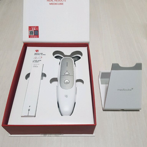 메디큐브 에이지알 더마 ems 샷