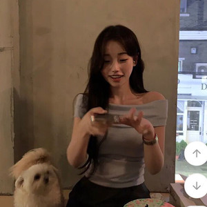 (새상품)오프숄더 셔링T 소라