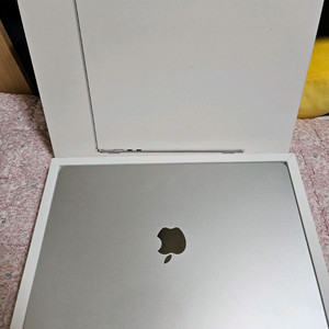 맥북 에어 M2 15 / 16GB 512GB