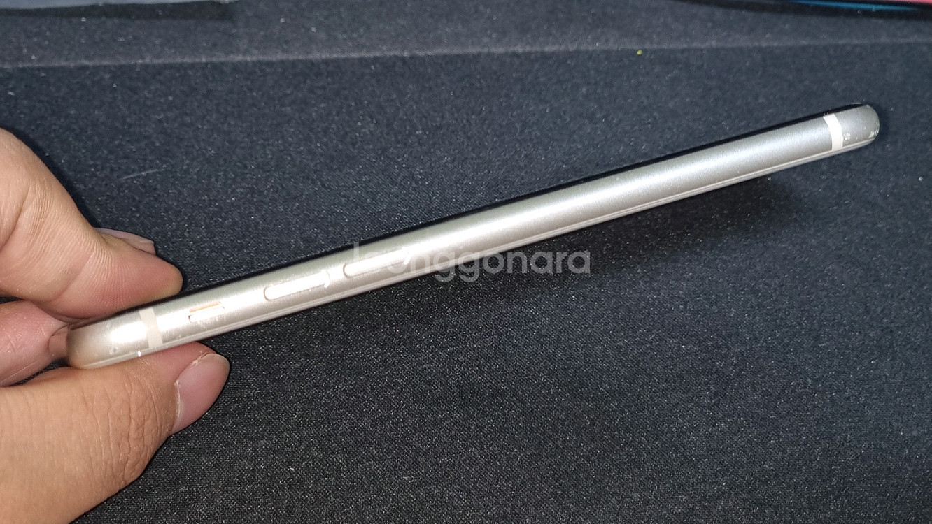 아이폰 SE3 64GB 화이트--5