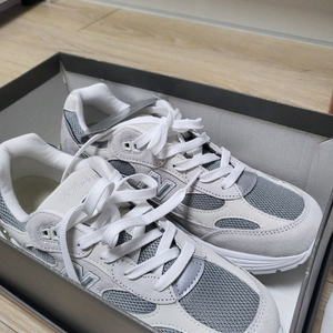 뉴발란스 M992NC 260 (새상품)