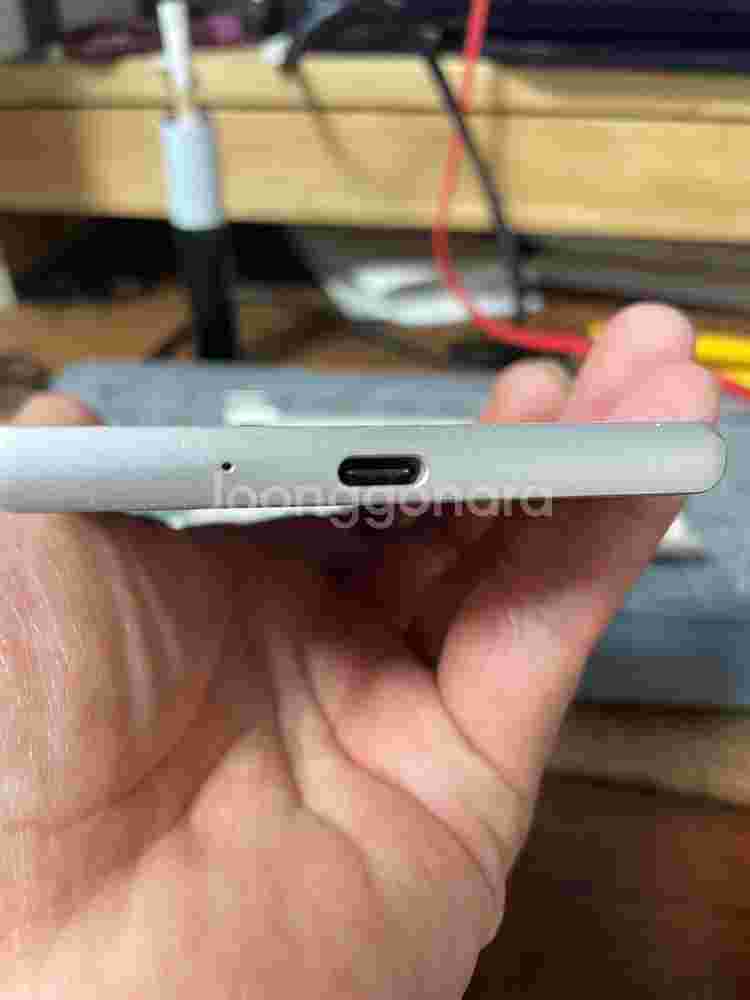 소니 엑스페리아 XZ1 LTE--1