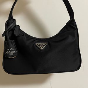 라나 리나일론 호보백 숄더백