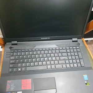 17인치 GIGABYTE i7 노트북 부품용