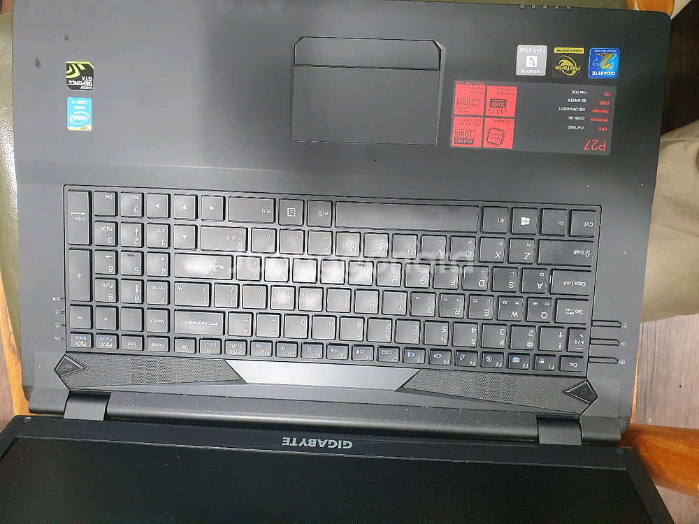 17인치 GIGABYTE i7 노트북 부품용--3