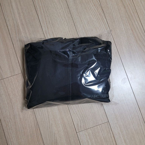 아크테릭스 아톰 후디 블랙 L 새상품