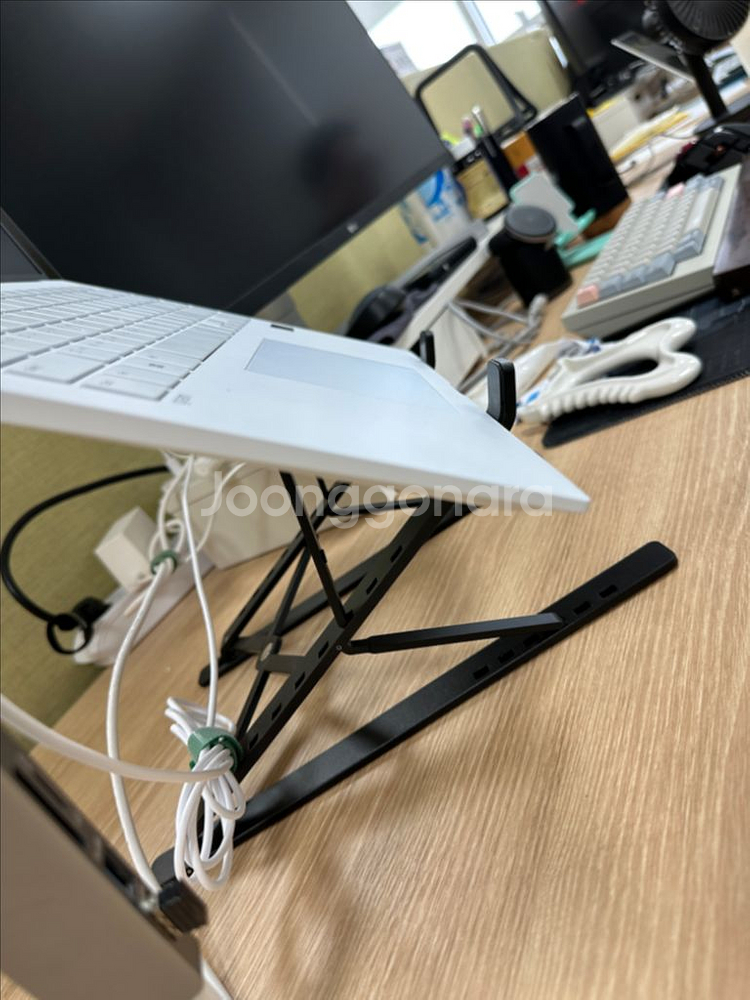 노트북 스탠드 판매 합니다--4