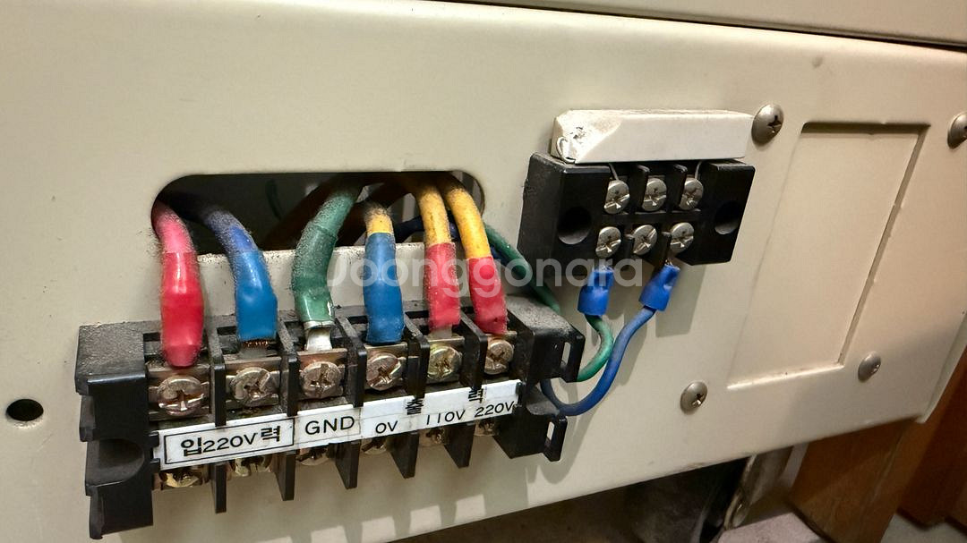 AVR 5k 110/220전압조정 단상복권형--1