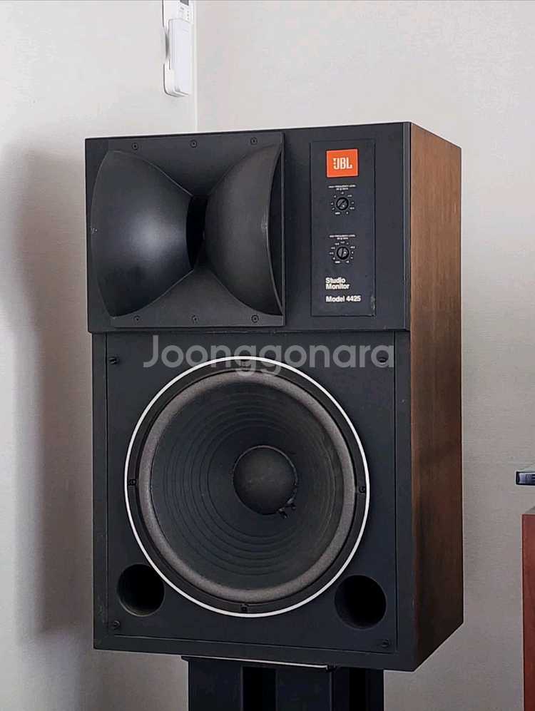 JBL 4525--3