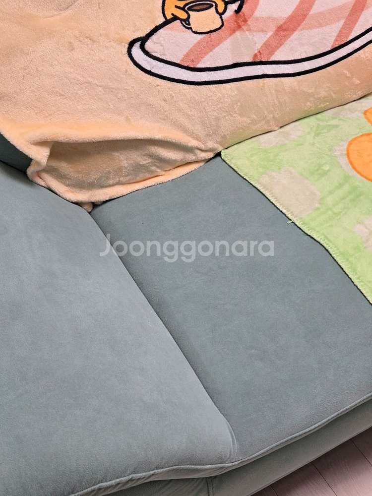 민트색 2인용 쇼파--3