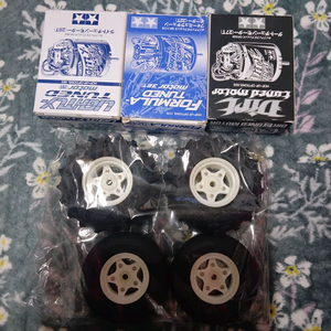 (RC)타미야1/10호네타이어.부러쉬모터3종