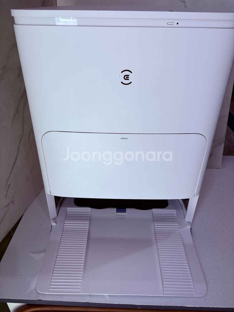 에코백스t30s프로 로봇청소기팝니다.--0