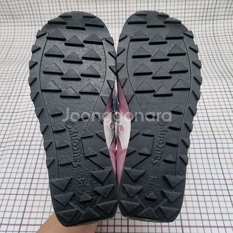 새상품 써코니 오리지널 여성운동화235--2