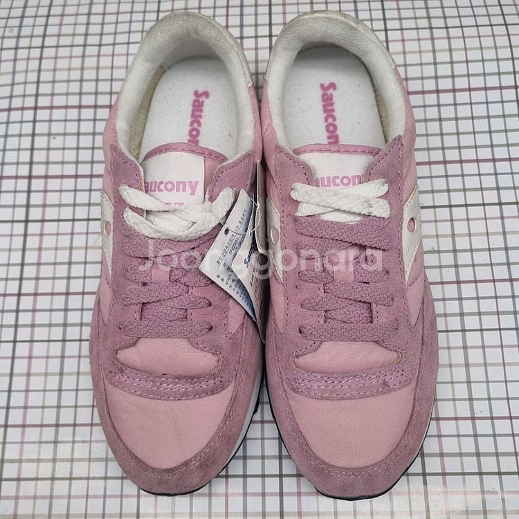 새상품 써코니 오리지널 여성운동화235--1